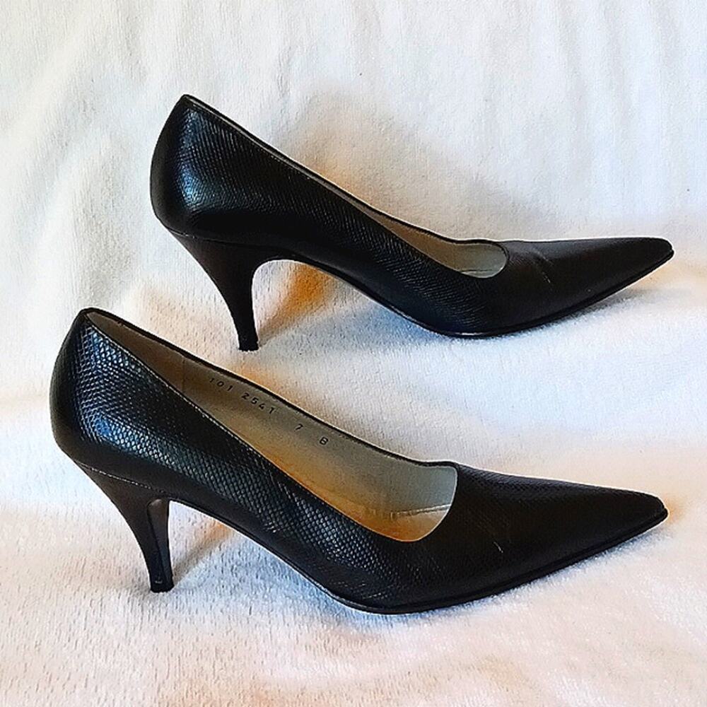 GUCCI Lizard Skin Fine LEATHER Pumps Size 7B Classic Heels BLACK Elegant Party